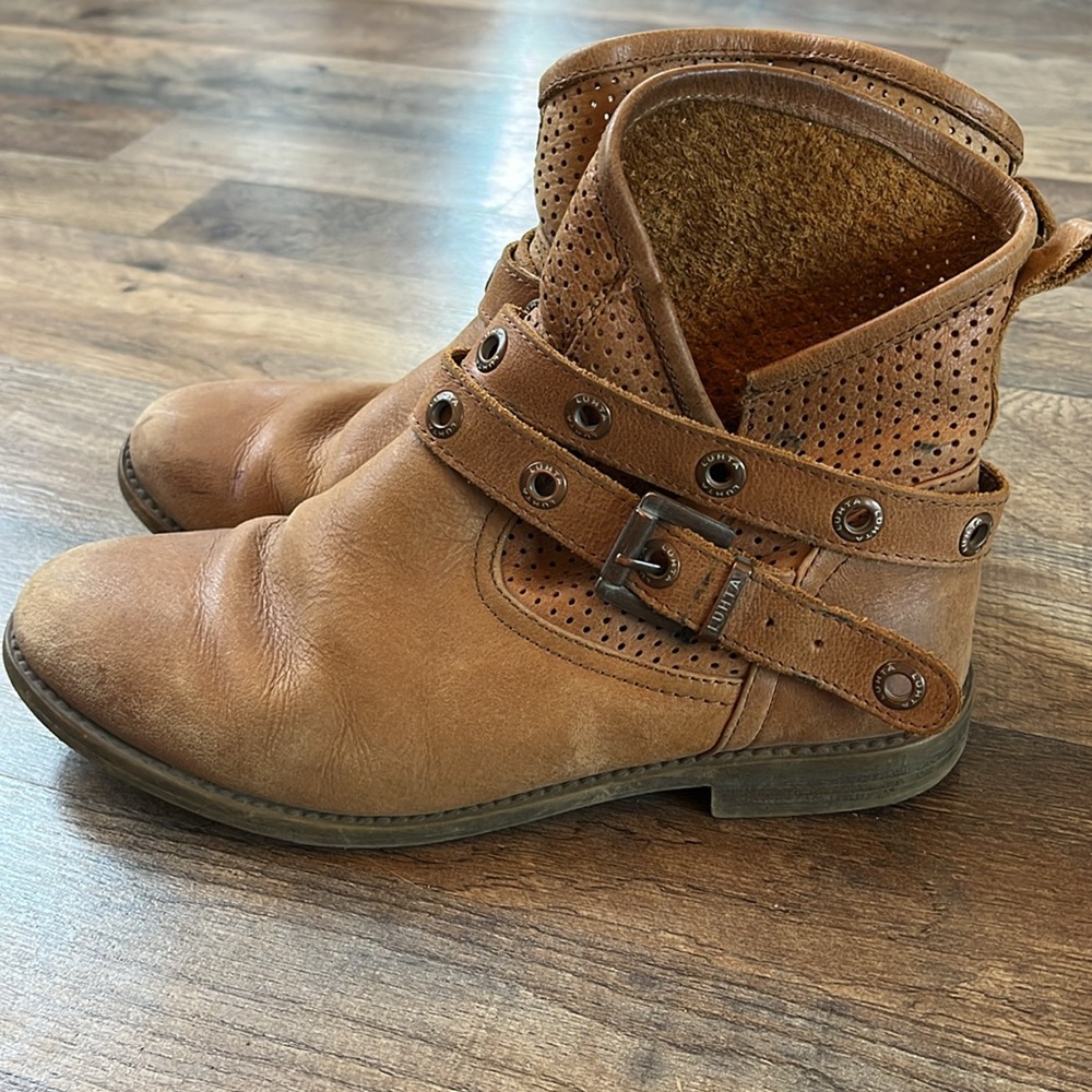 LUTHA women’s leather booties size 7